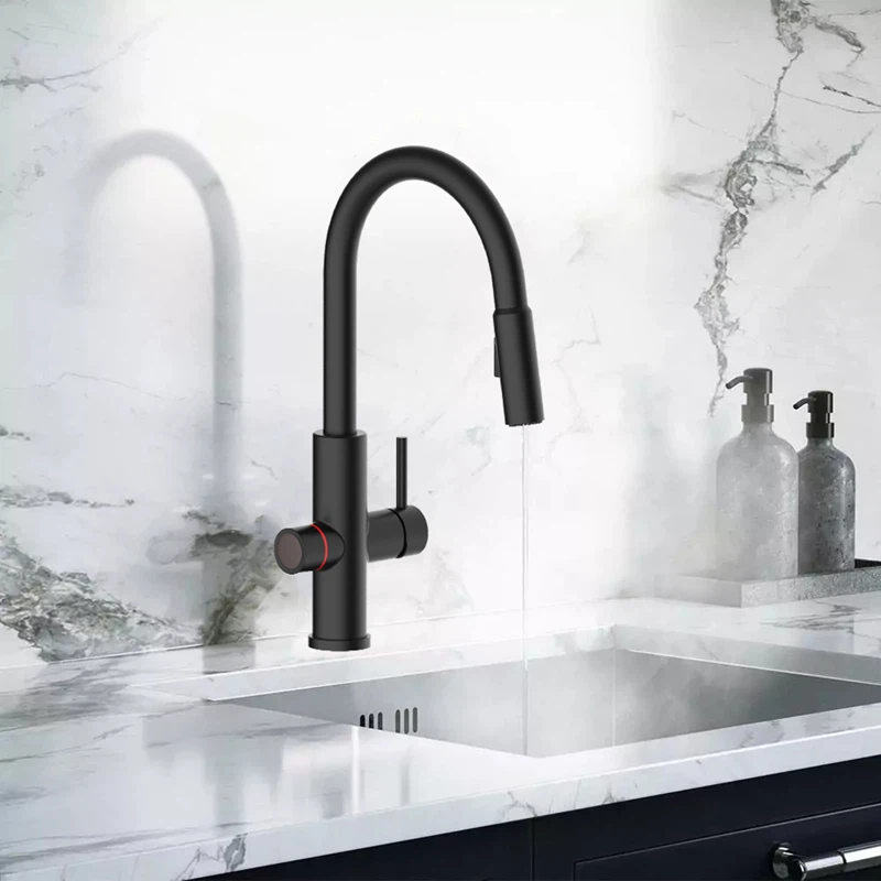 Digitálny kohútik s okamžitou horúcou vodou